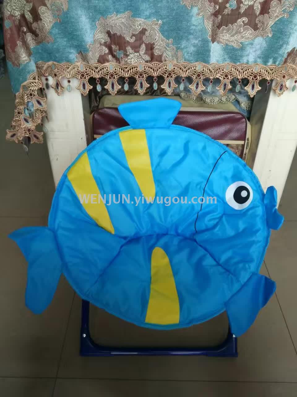 Foreign trade tail goods children's moon chair leisure folding chair sell well at home and abroad color mix Foreign trade tail goods children's moon chair leisure folding chair sell well at home and abroad color mix