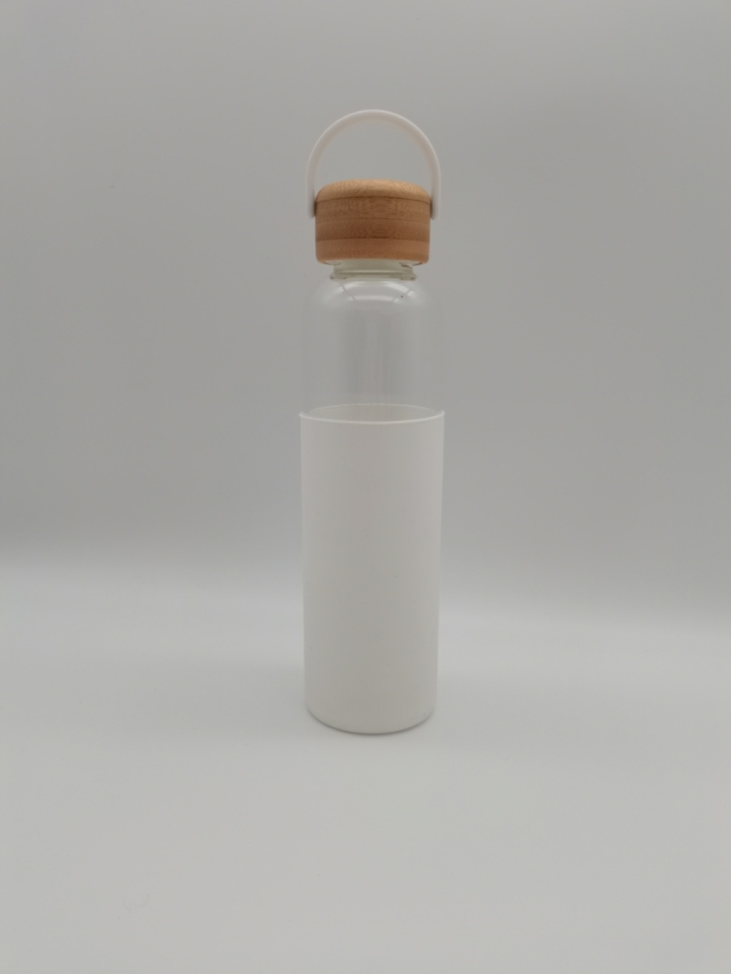 Glass Glass Bottle with Bamboo Cap High Borosilicate Glasses Silicone Glass Portable Glass 550ml Water Cup Glass Glass Bottle with Bamboo Cap High Borosilicate Glasses Silicone Glass Portable Glass 550ml Water Cup