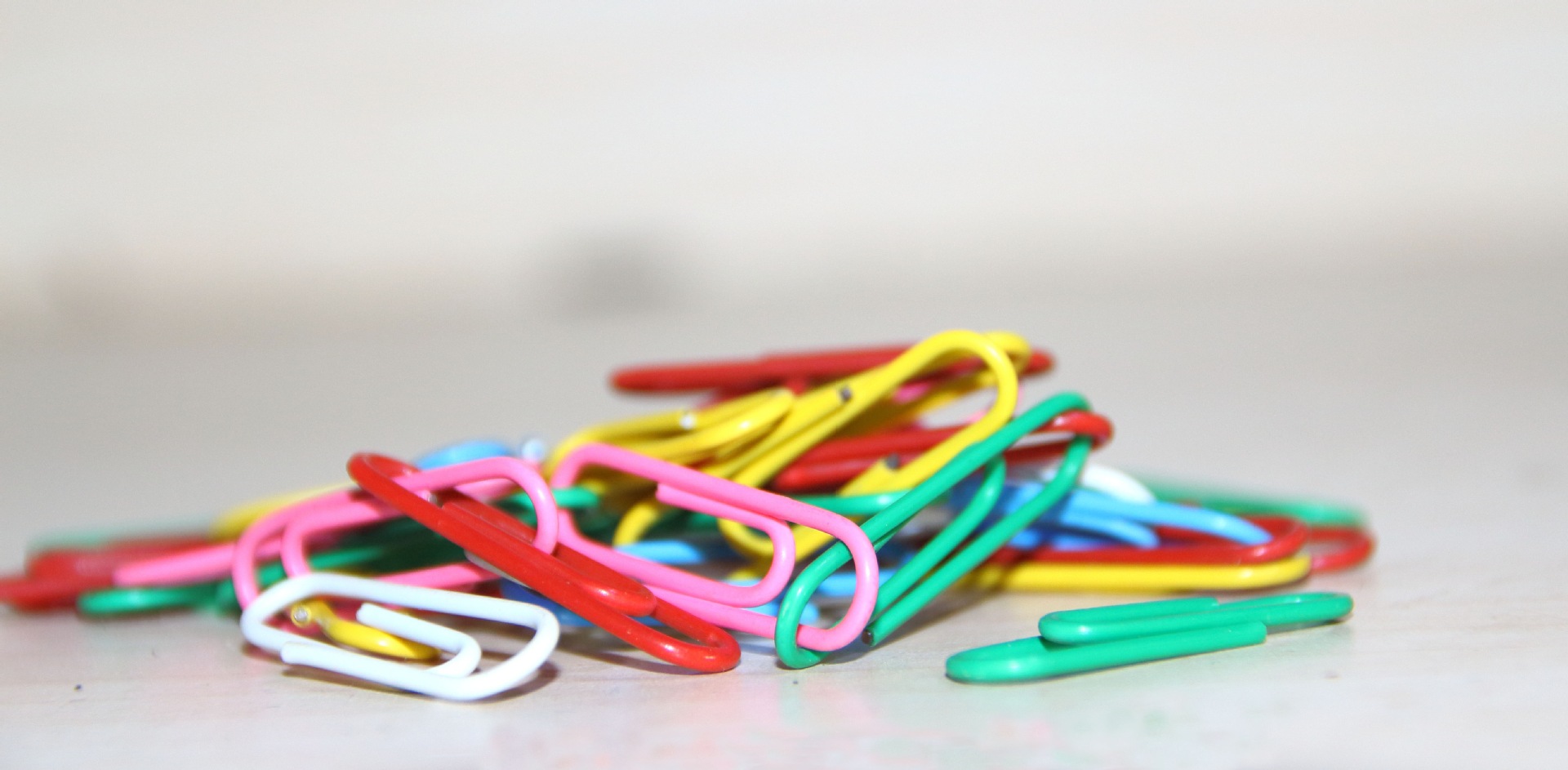 Office Supplies Color Plastic-Covered Paper Clip Nickel Plated Silver Paper Clip File Bookmark Paper Clip Wholesale in Bulk