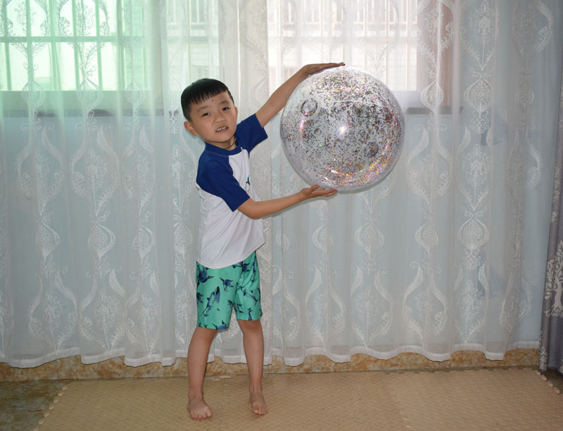 PVC inflatable Beach ball Transparent Flake ball Child Adult toy ball transparent Flake Beach ball filling ball