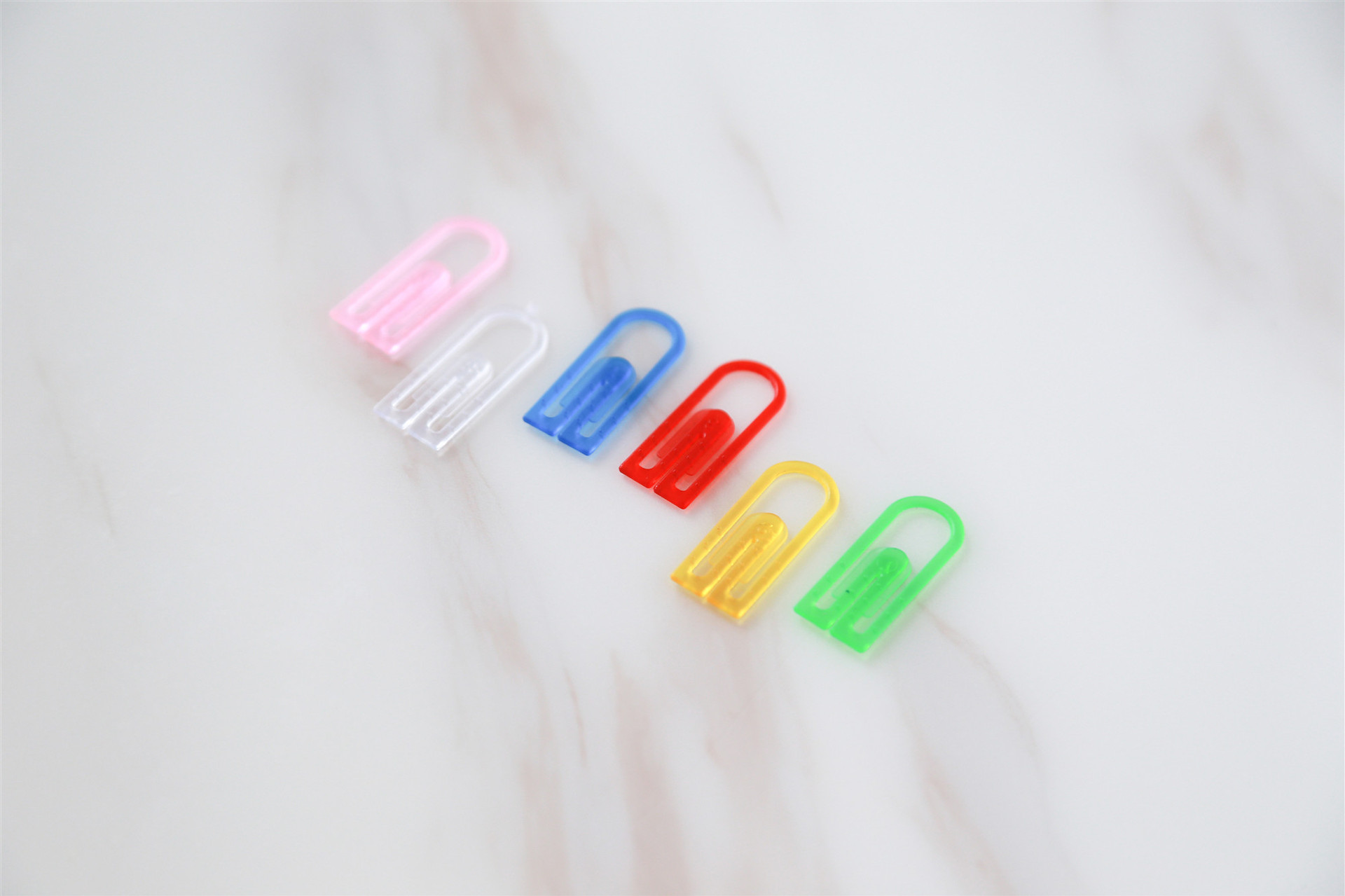 Plastic Paper Clip Office School Supplies Color Student Paper Storage Sorting Pin Boxed Anti-Rust Abs Plastic Paper Clip Office School Supplies Color Student Paper Storage Sorting Pin Boxed Anti-Rust Abs