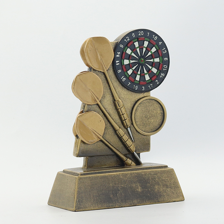 New resin darts trophy person trophy metal MEDALS custom factory direct crafts 1413 New resin darts trophy person trophy metal MEDALS custom factory direct crafts 1413