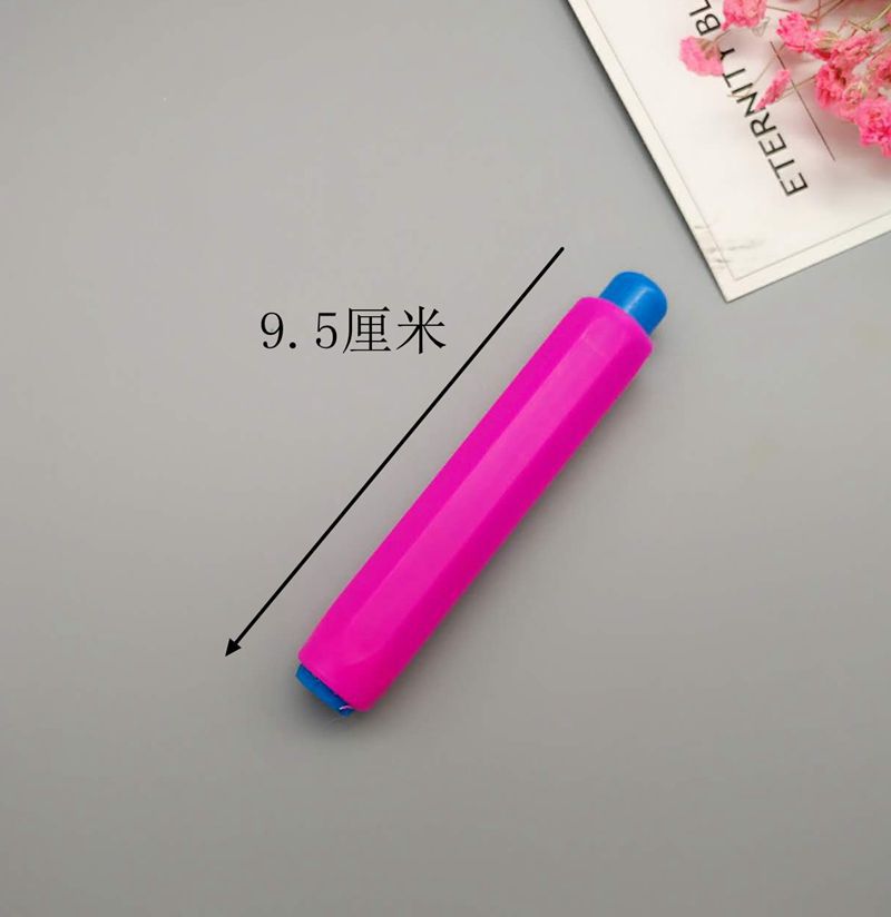 Teacher teaching special chalk kit children blackboard writing chalk clip Teacher teaching special chalk kit children blackboard writing chalk clip