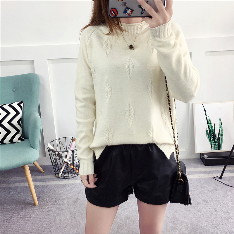 Rolled edge half turtleneck sweater female pullover of autumn winter version of cuff loose short version of the bottom split sweater