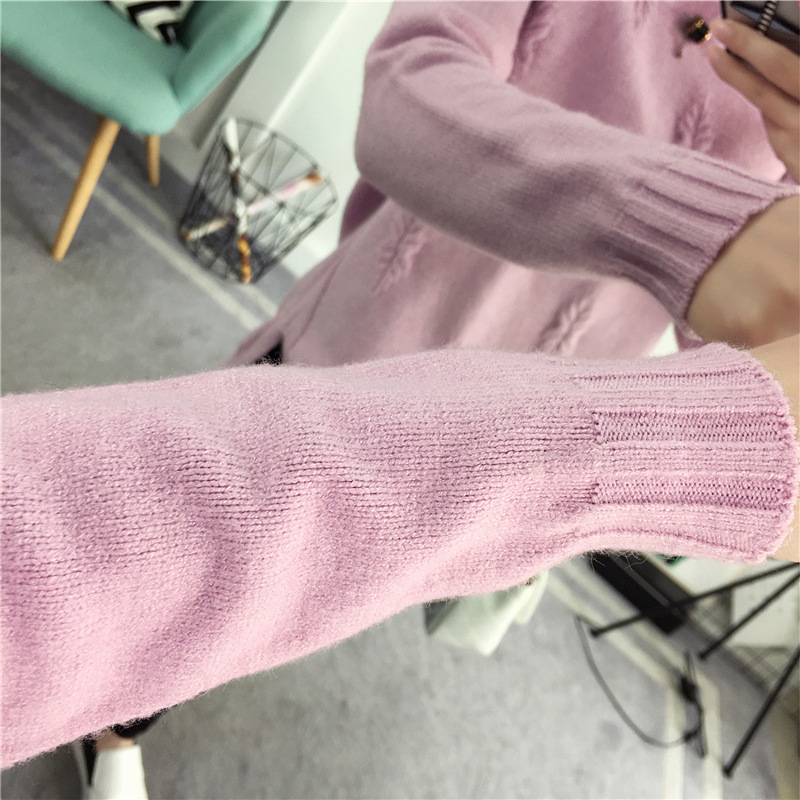 Rolled edge half turtleneck sweater female pullover of autumn winter version of cuff loose short version of the bottom split sweater