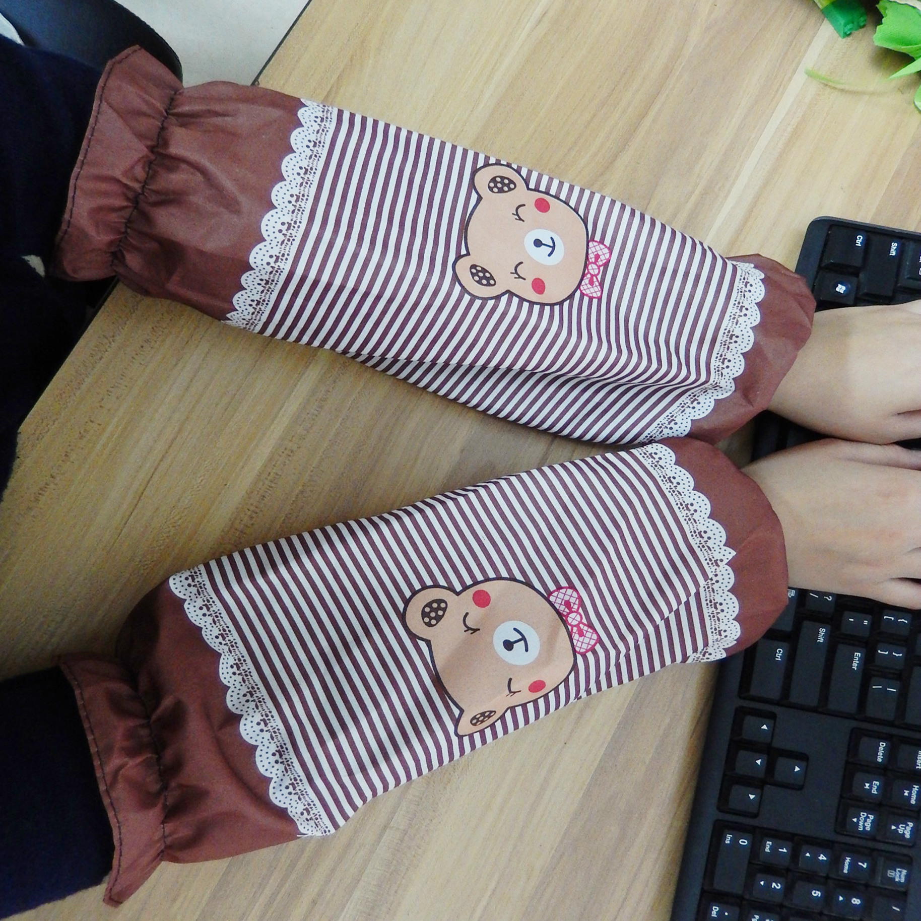 Manufacturer Customized Popular Korean Style Horizontal Stripe Bear Head Long Cuff Oversleeve Unisex Sleeves Suit