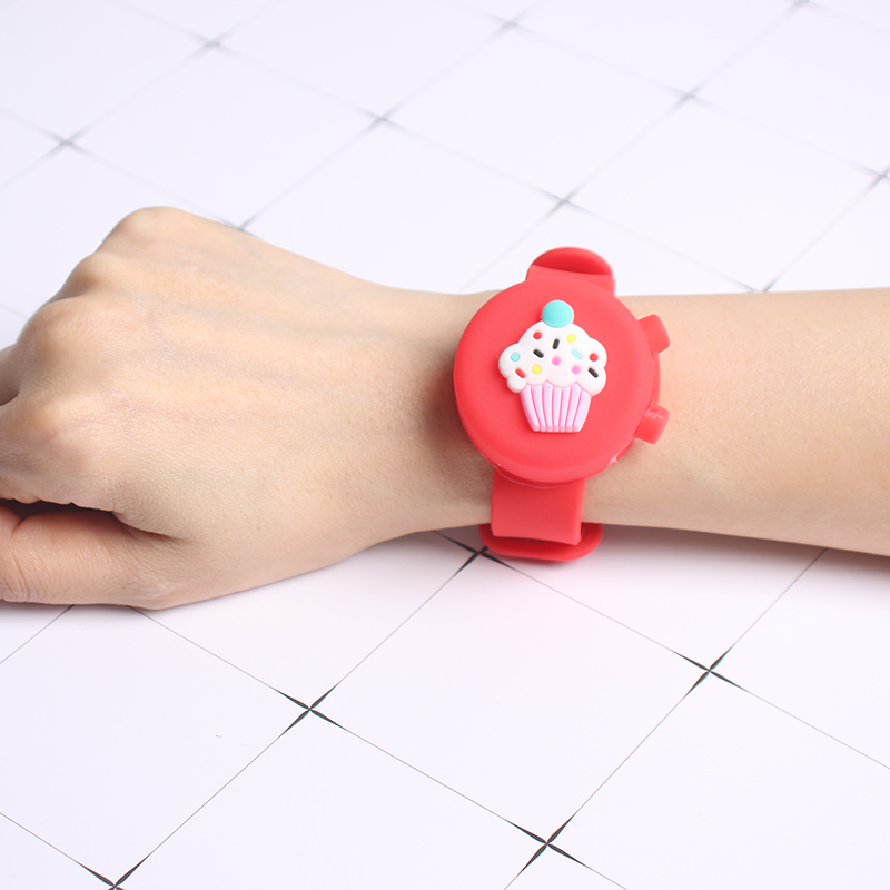 Cartoon Hot Selling Portable Water-Free Hand Sanitizer Bracelet Silicone Disinfectant Watch Wrist Strap Hand Lotion Distributor