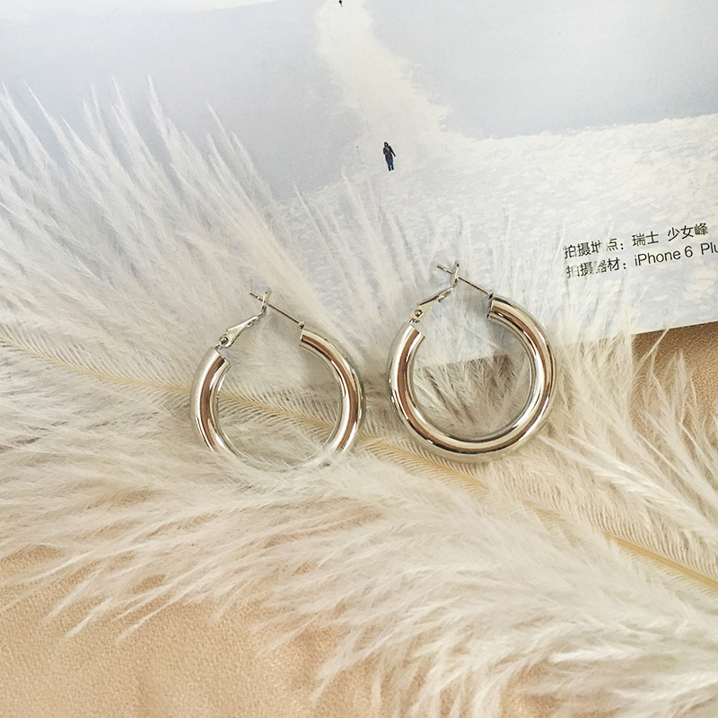 CrossBorder Exaggerated New Earrings Simple Circle Earrings Metal Sequins Ornament INS Net Red Popular Earrings