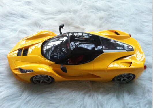 1:24 Ferrari remote-control door auto cool r/c car