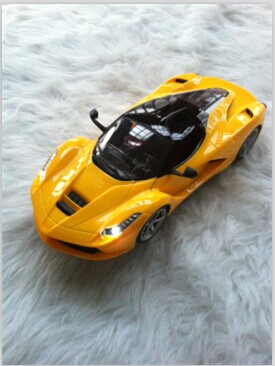 1:24 Ferrari remote-control door auto cool r/c car