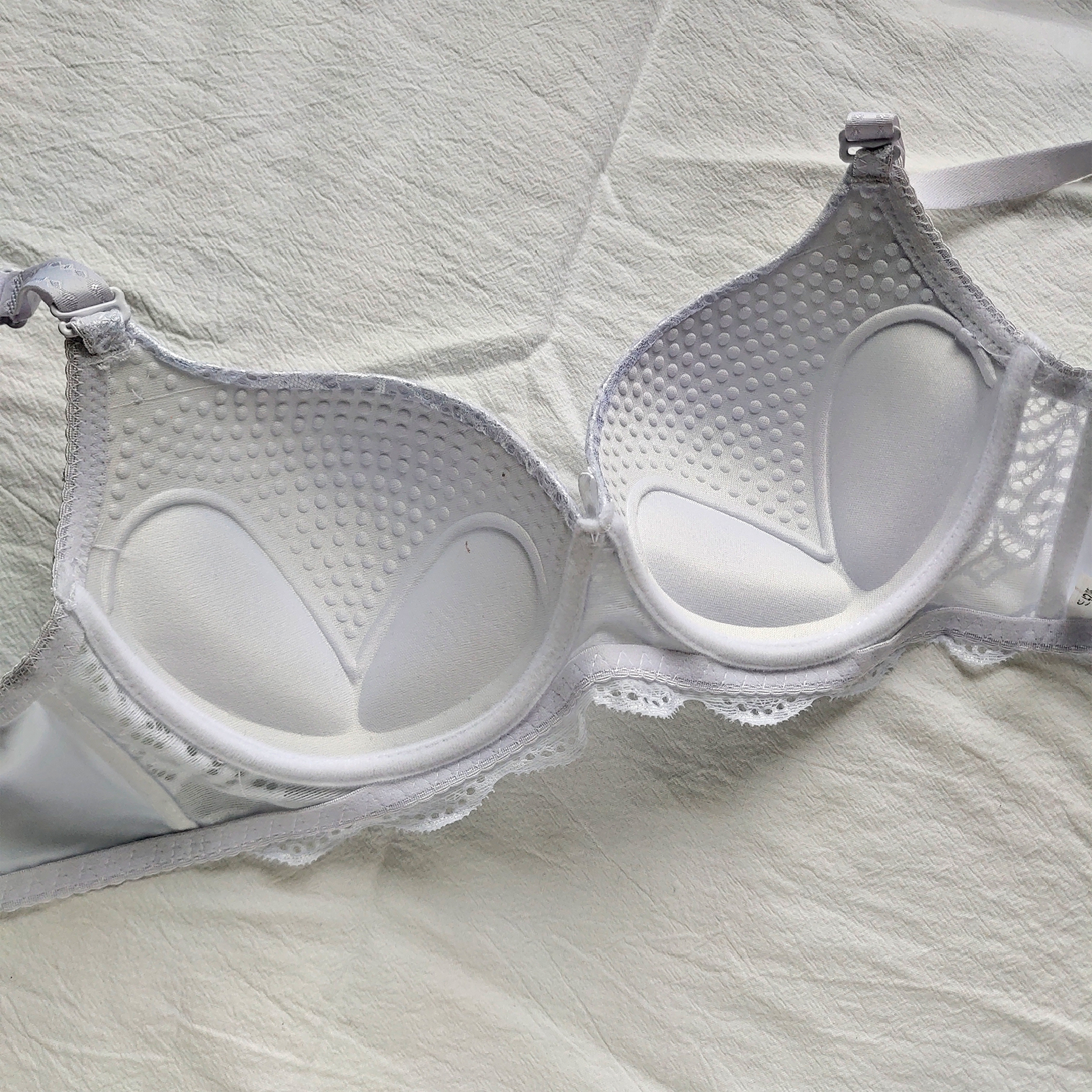 White Women's Bra with Steel Ring Sexy Push up Breast Holding Back Buckle Bra Can Be Zero Batch White Women's Bra with Steel Ring Sexy Push up Breast Holding Back Buckle Bra Can Be Zero Batch