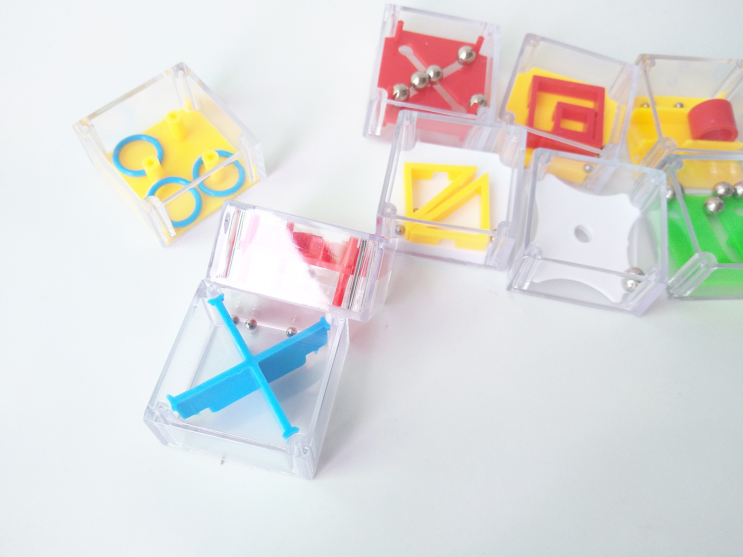 Plastic toy square transparent multi-shape maze ball concentration balance strength training gift small toy Plastic toy square transparent multi-shape maze ball concentration balance strength training gift small toy