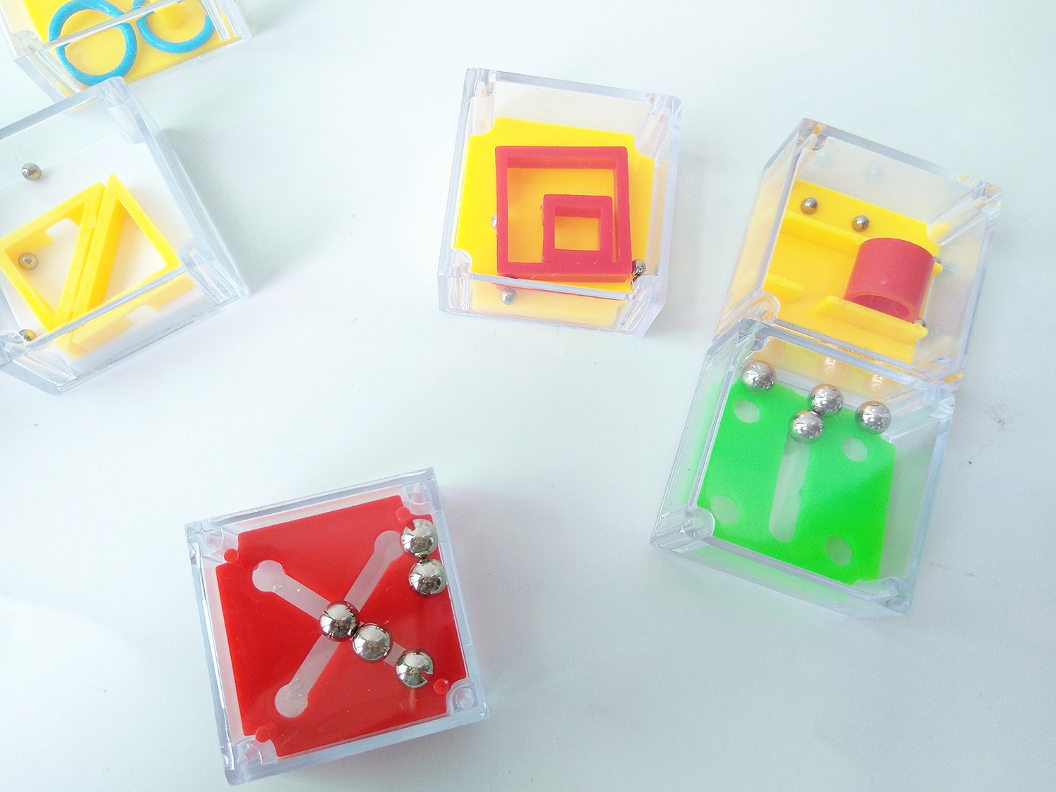 Plastic toy square transparent multi-shape maze ball concentration balance strength training gift small toy Plastic toy square transparent multi-shape maze ball concentration balance strength training gift small toy