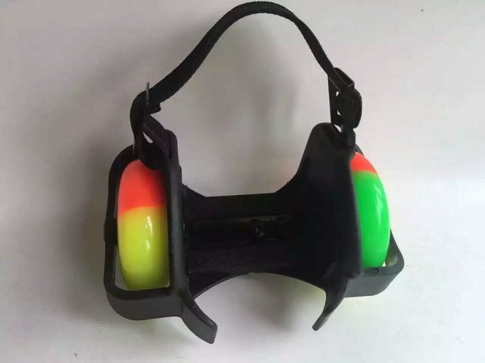Second Generation Heelys/Hot Wheels/Pu Three Colors Flashing Wheel/Skates Second Generation Heelys/Hot Wheels/Pu Three Colors Flashing Wheel/Skates