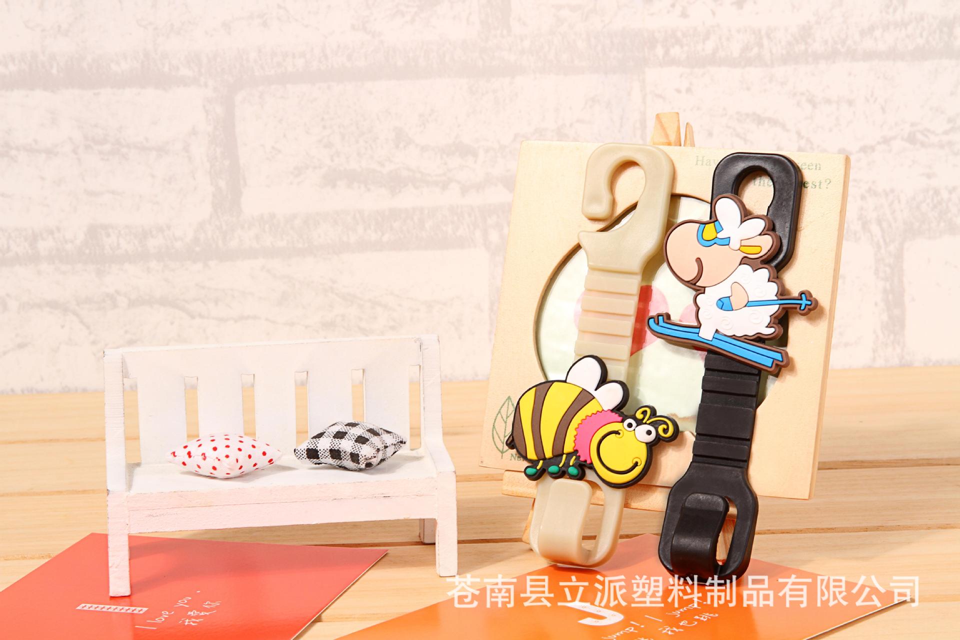 Creative cartoon car with a plastic hook hook scarf commodity linked 2 set price of new exotic products