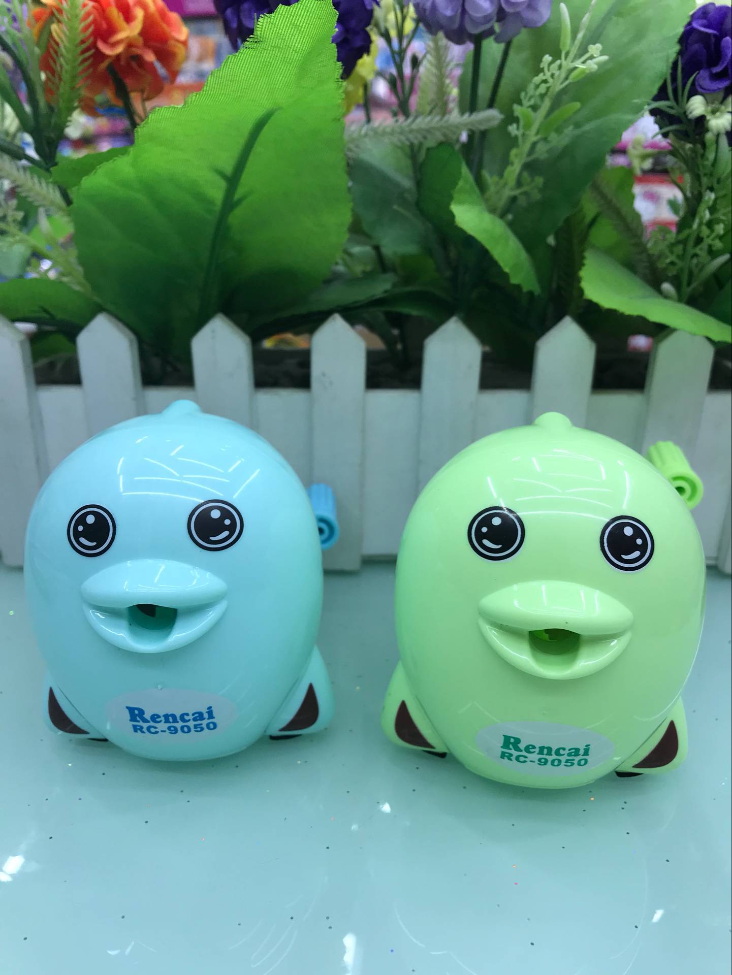 Creative dolphin style hand sharpener pencil sharpener pencil sharpener school stationery