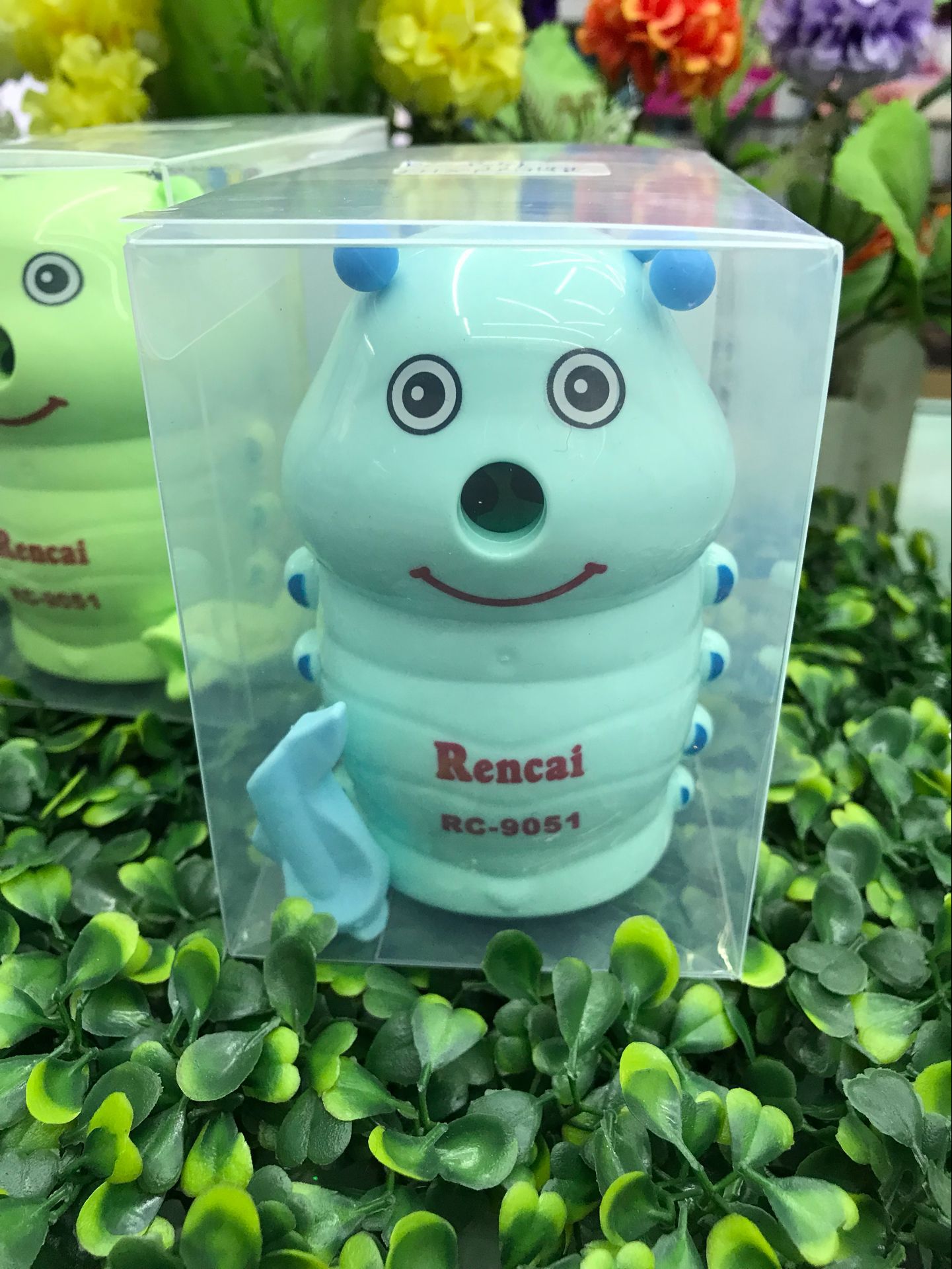 Creative caterpillar style hand pencil sharpener with pencil holder stationery wholesale