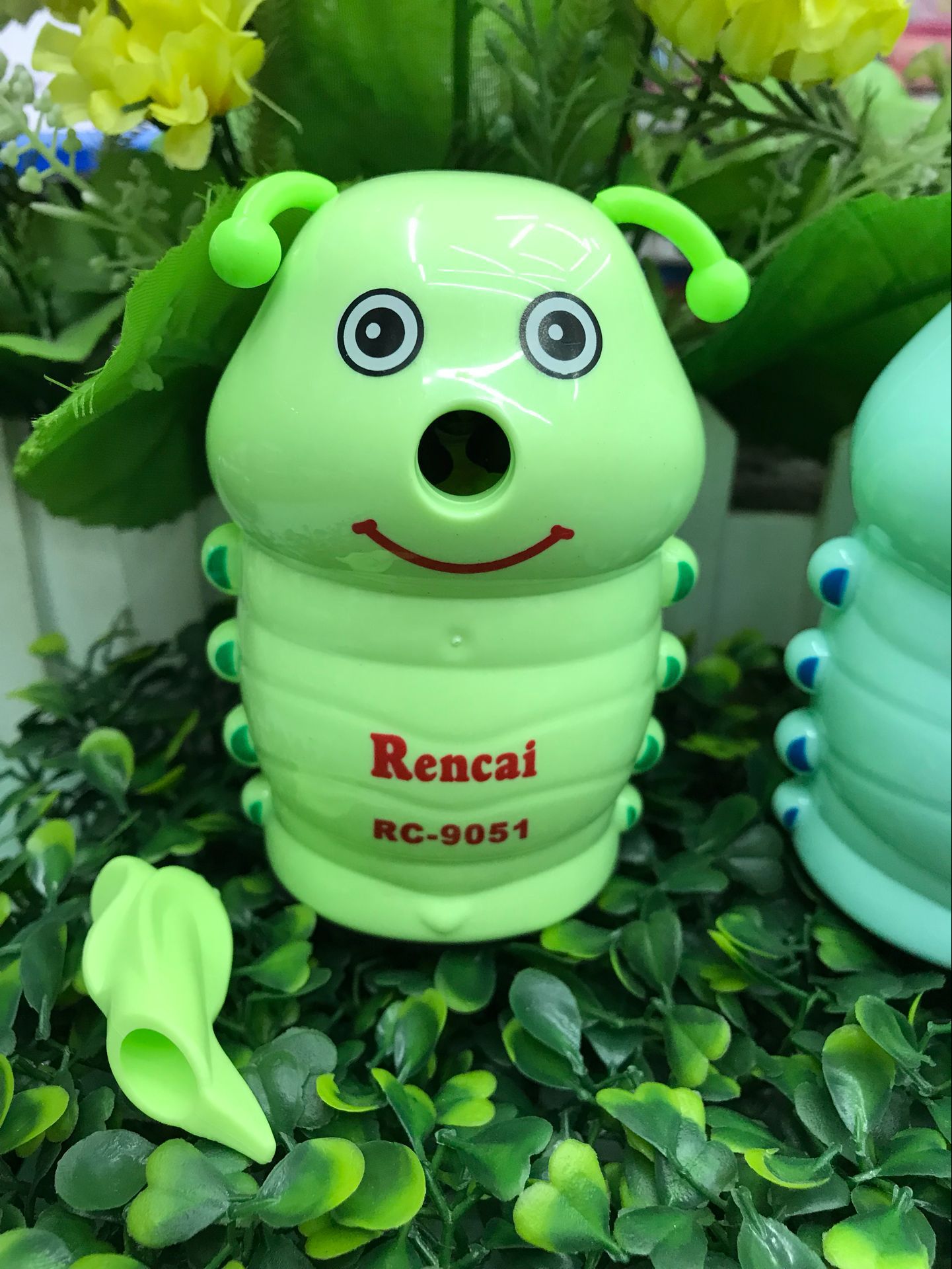 Creative caterpillar style hand pencil sharpener with pencil holder stationery wholesale