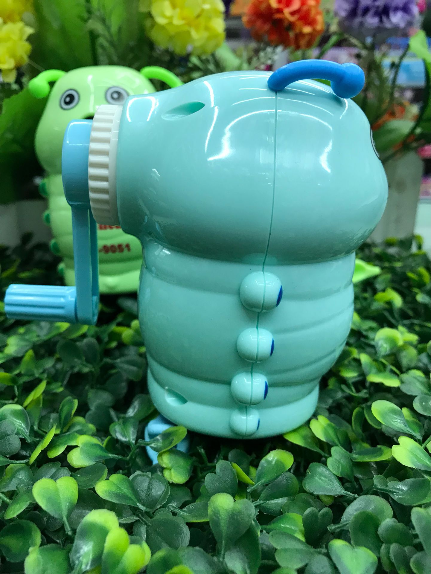 Creative caterpillar style hand pencil sharpener with pencil holder stationery wholesale