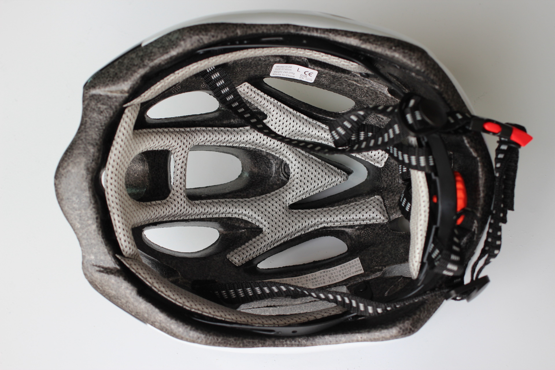 ... class = 'class2' > helmet ... class = 'class2' > helmet