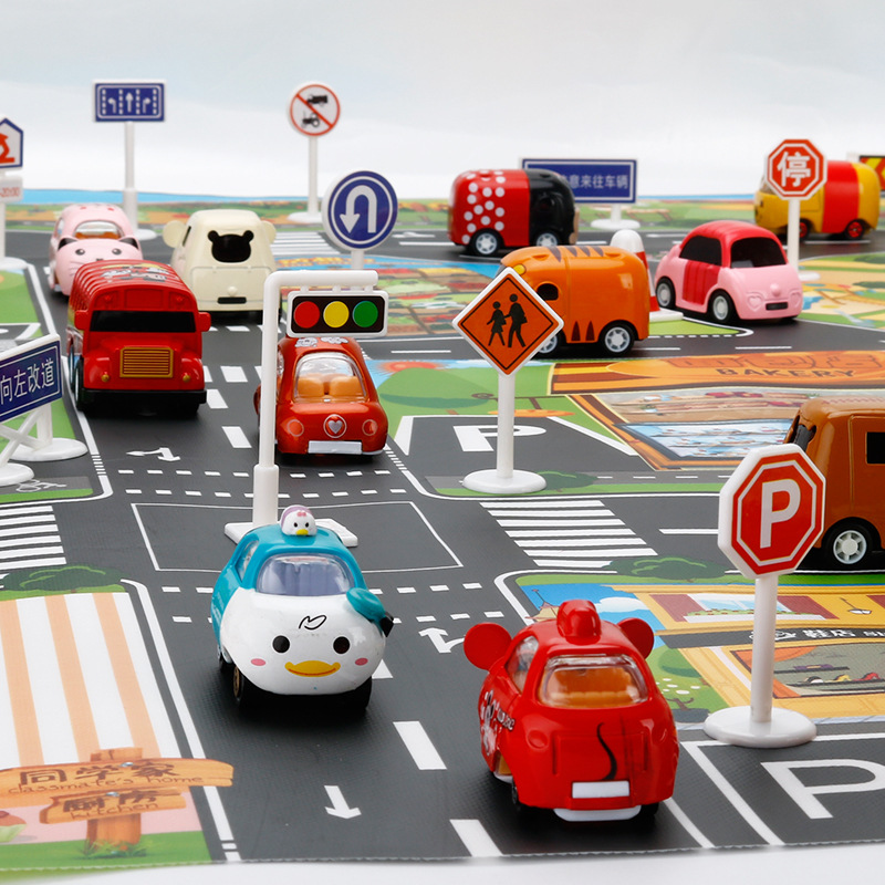 The Children &#039;s play mat over the house, traffic road sign car model parking scene map