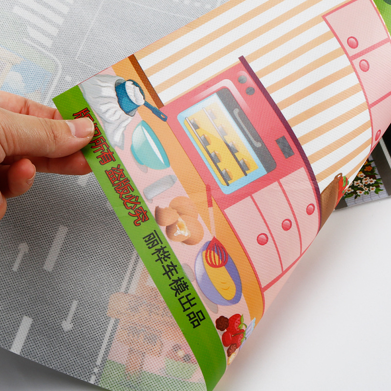 The Children &#039;s play mat over the house, traffic road sign car model parking scene map