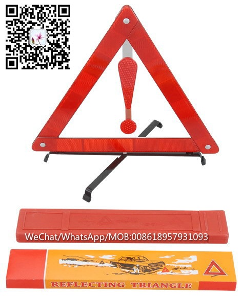 Reflecting triangle warning sign