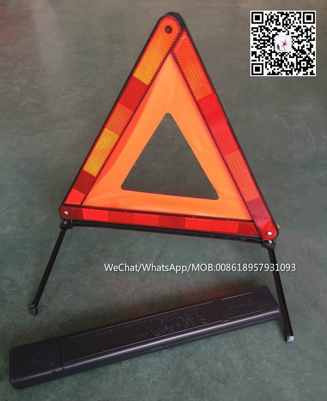 Reflecting triangle warning sign Reflecting triangle warning sign