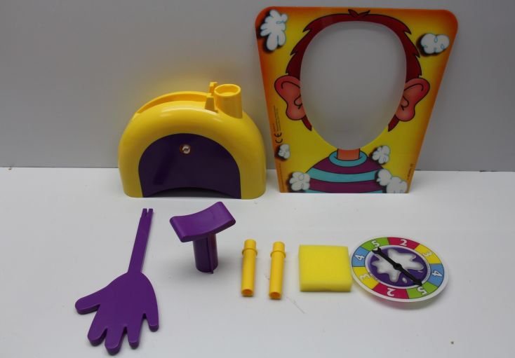 Children&#039;s toys sports series of the latest products to shoot the face machine
