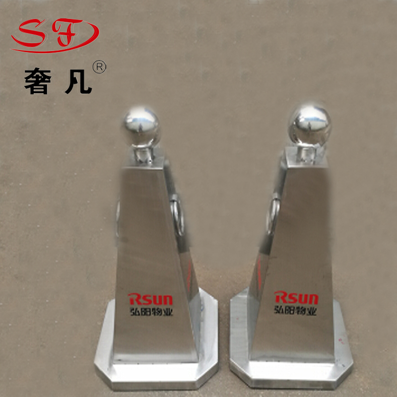 Zhifan stainless steel road cone circular ball road cone advertising warning sign instructing no parking hotel supplies Zhifan stainless steel road cone circular ball road cone advertising warning sign instructing no parking hotel supplies