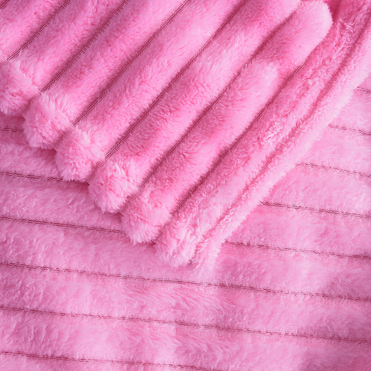 New Magic Velvet Cross-Border Blanket Solid Color Vertical Bar Flannel Blanket Gift Coral Velvet Gift Blanket Wholesale New Magic Velvet Cross-Border Blanket Solid Color Vertical Bar Flannel Blanket Gift Coral Velvet Gift Blanket Wholesale