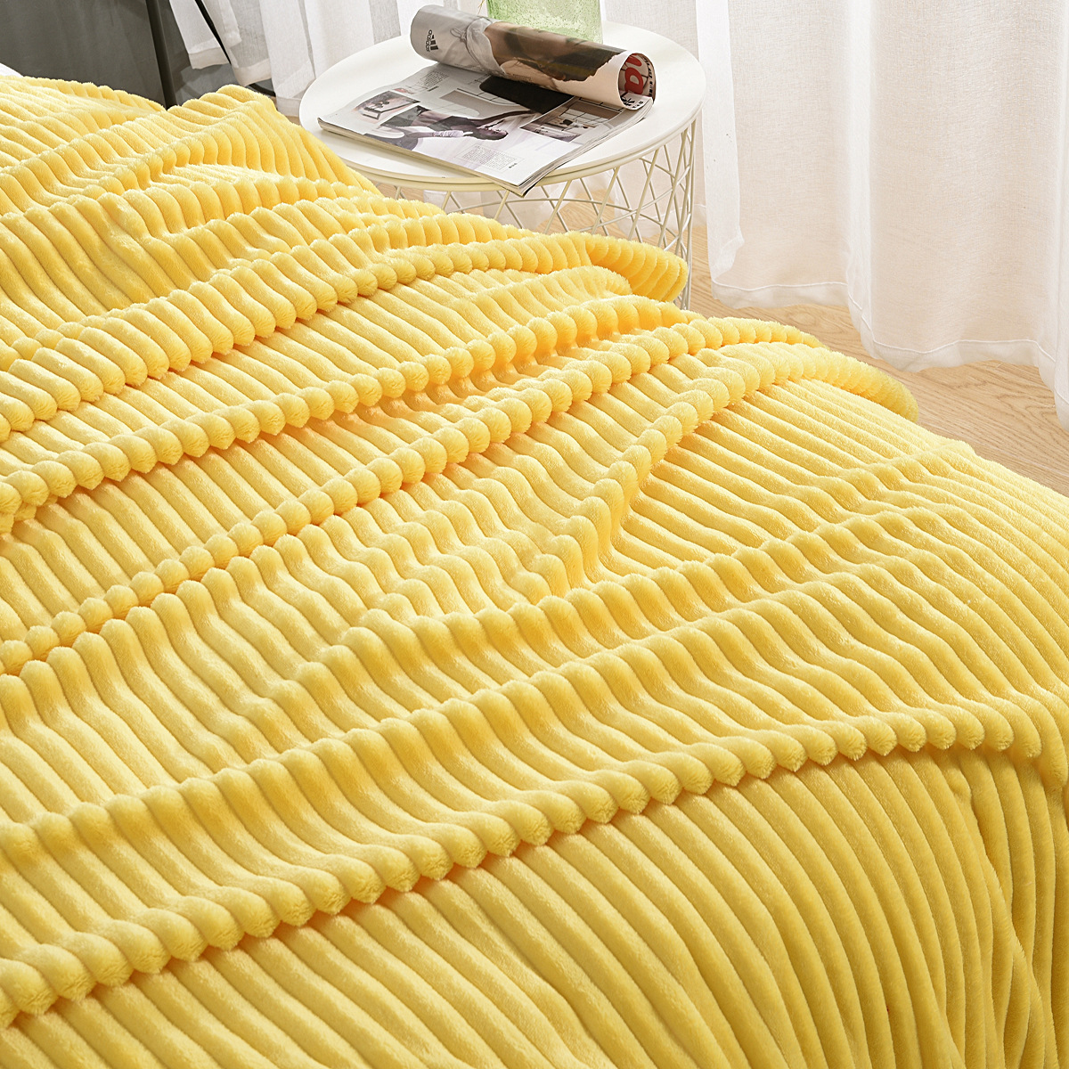 New Magic Velvet Cross-Border Blanket Solid Color Vertical Bar Flannel Blanket Gift Coral Velvet Gift Blanket Wholesale New Magic Velvet Cross-Border Blanket Solid Color Vertical Bar Flannel Blanket Gift Coral Velvet Gift Blanket Wholesale