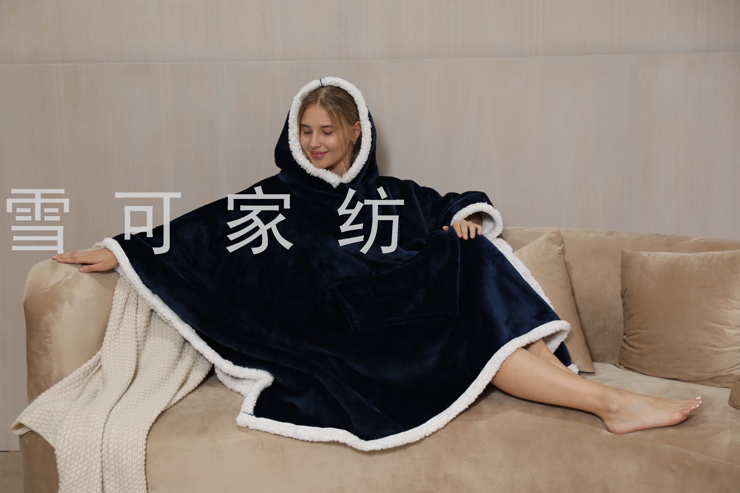 Cloak Blanket TV Blanket Sofa Nap Blanket Autumn and Winter Thickening Cover Blanket Outdoor Blanket Adult Parent-Child Wear Hat Cloak Blanket TV Blanket Sofa Nap Blanket Autumn and Winter Thickening Cover Blanket Outdoor Blanket Adult Parent-Child Wear Hat