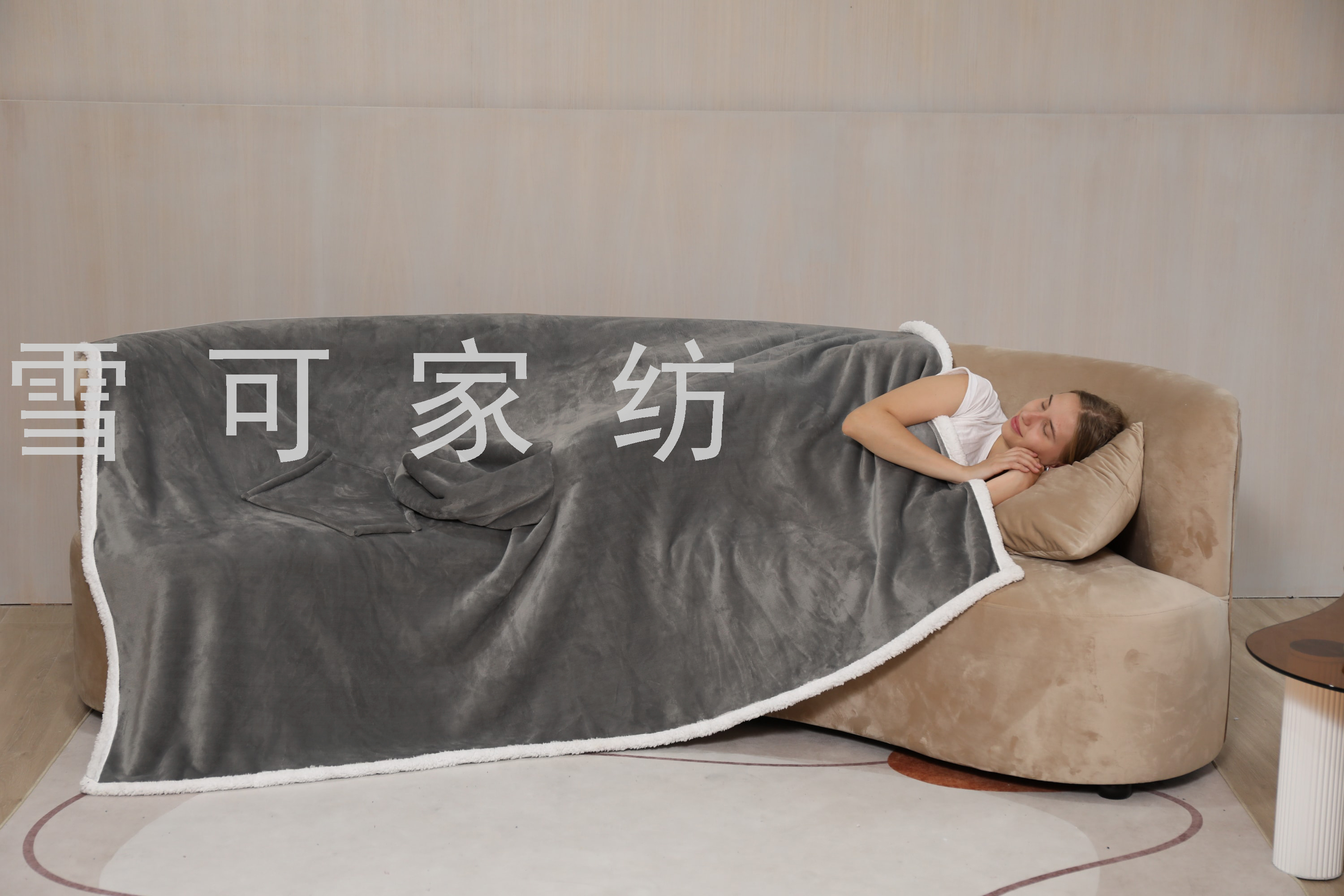 Cloak Blanket TV Blanket Sofa Nap Blanket Autumn and Winter Thickening Cover Blanket Outdoor Blanket Adult Parent-Child Wear Hat Cloak Blanket TV Blanket Sofa Nap Blanket Autumn and Winter Thickening Cover Blanket Outdoor Blanket Adult Parent-Child Wear Hat