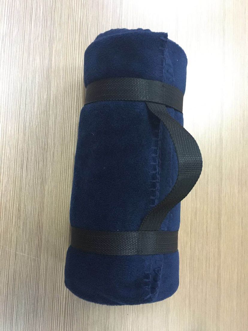 Outdoor sports blanket cushion with double-faced fleece type h-type hand-carried outdoor blanket exit. Outdoor sports blanket cushion with double-faced fleece type h-type hand-carried outdoor blanket exit.
