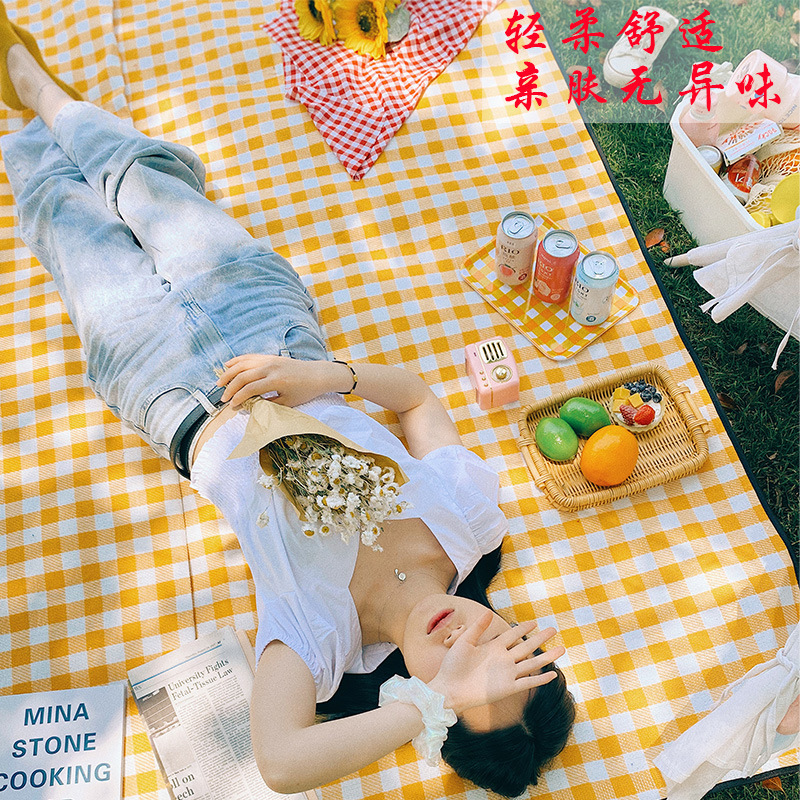 INS Plaid Waterproof Picnic Mat Moisture Proof Pad Outdoor Products Oxford Cloth Picnic Blanket Moisture Proof Pad Spring Outing Beach Mat