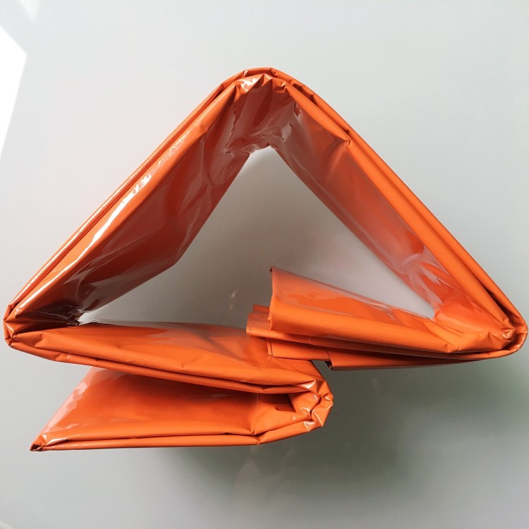 Outdoor Multi-Functional Emergency Insulation Blanket Double-Sided Silver 160 * 210cm Survival Life-Saving Sunscreen Blanket