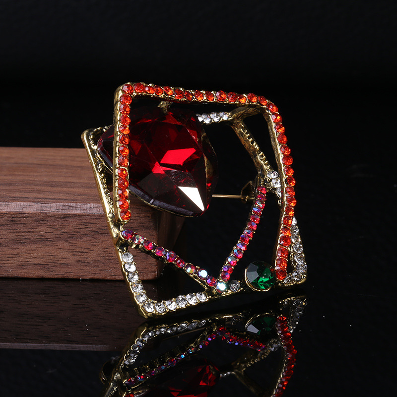 2019 new triangular purple drill popular corsage pin accessories \"women 's brooch cap accessories in stock 2019 new triangular purple drill popular corsage pin accessories \"women 's brooch cap accessories in stock