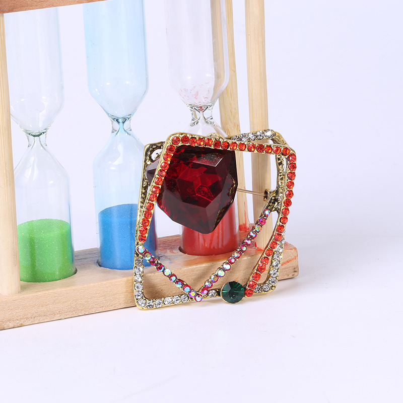2019 new triangular purple drill popular corsage pin accessories \"women 's brooch cap accessories in stock 2019 new triangular purple drill popular corsage pin accessories \"women 's brooch cap accessories in stock
