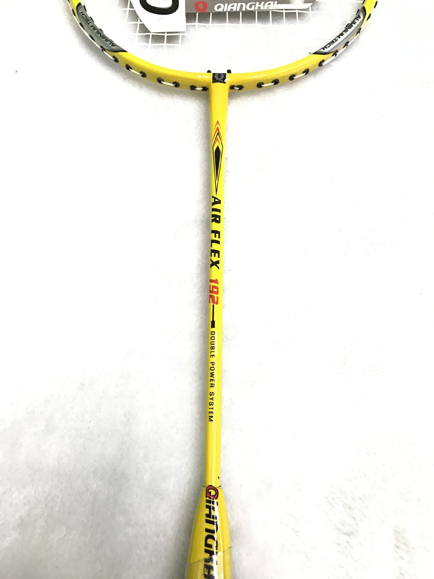 Manufacturer direct selling QIANGKAI-192 badminton rackets 2 for super light alloy competition training special. Manufacturer direct selling QIANGKAI-192 badminton rackets 2 for super light alloy competition training special.