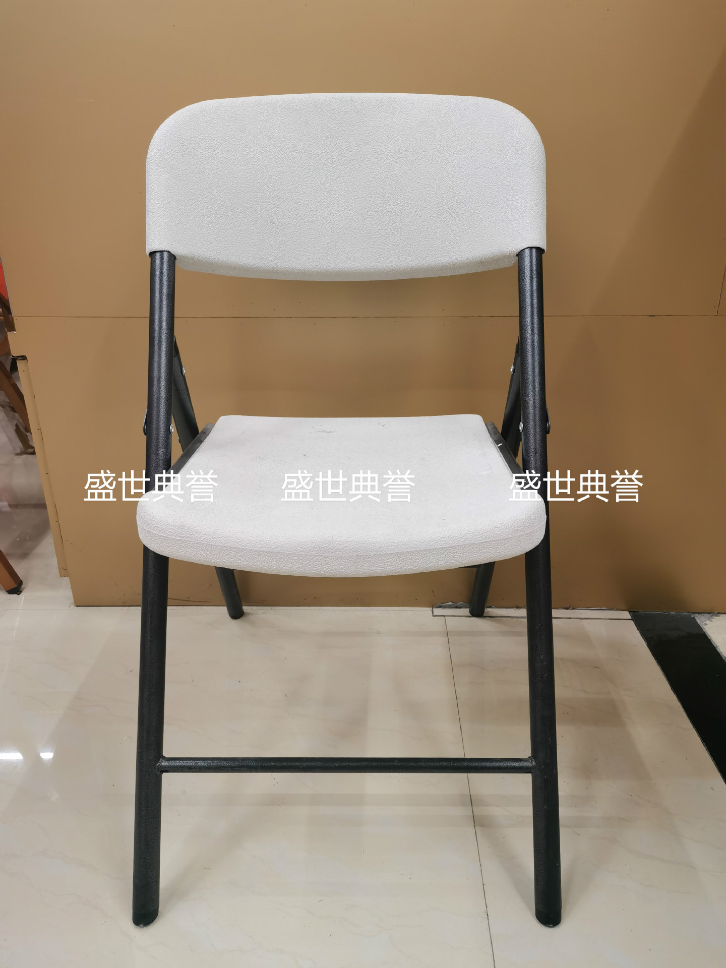 Yiwu Foreign Trade Plastic Folding Chair Outdoor Wedding White Chair Portable Hollow Plastic Stool Training Chair