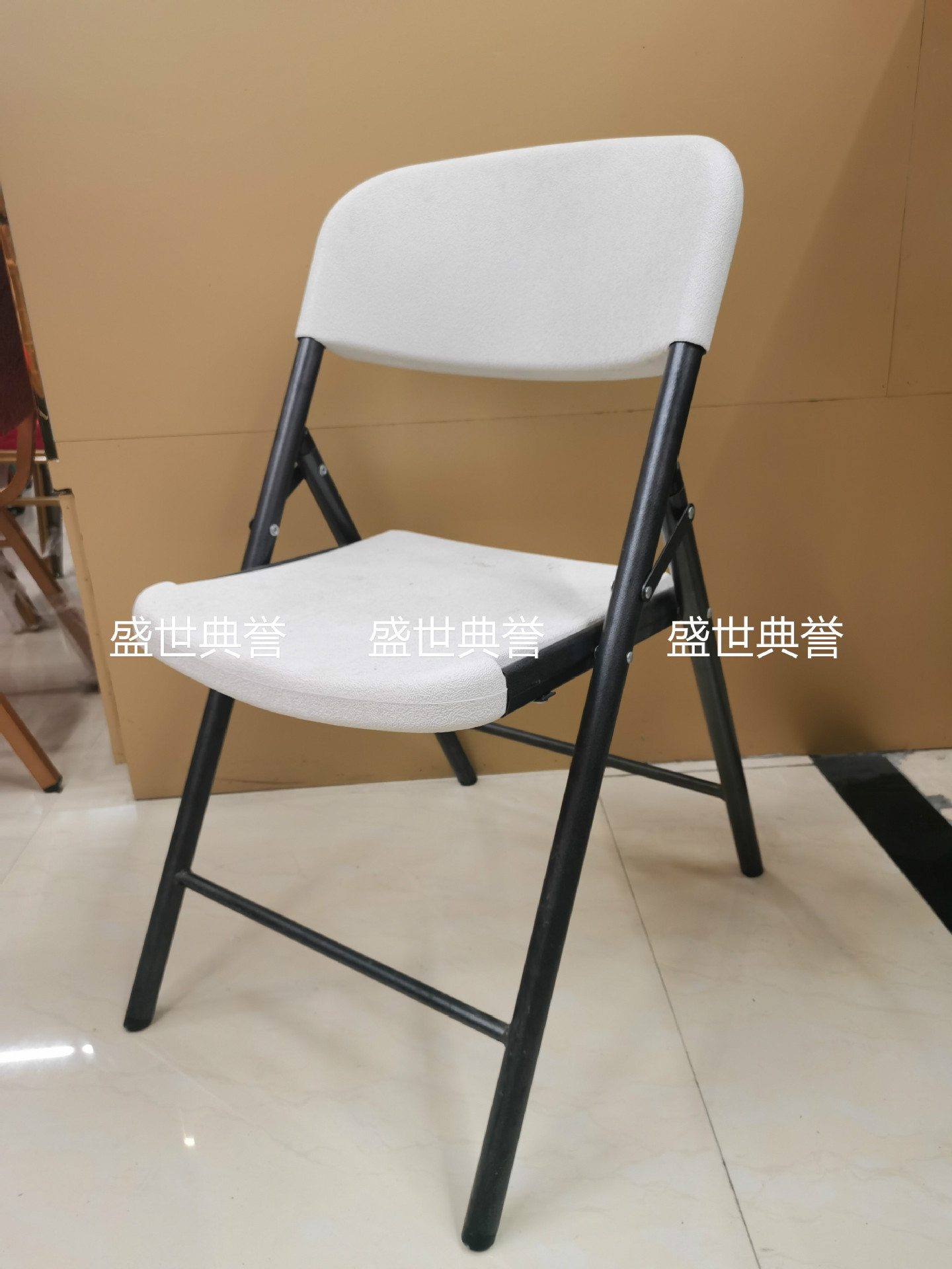 Yiwu Foreign Trade Plastic Folding Chair Outdoor Wedding White Chair Portable Hollow Plastic Stool Training Chair