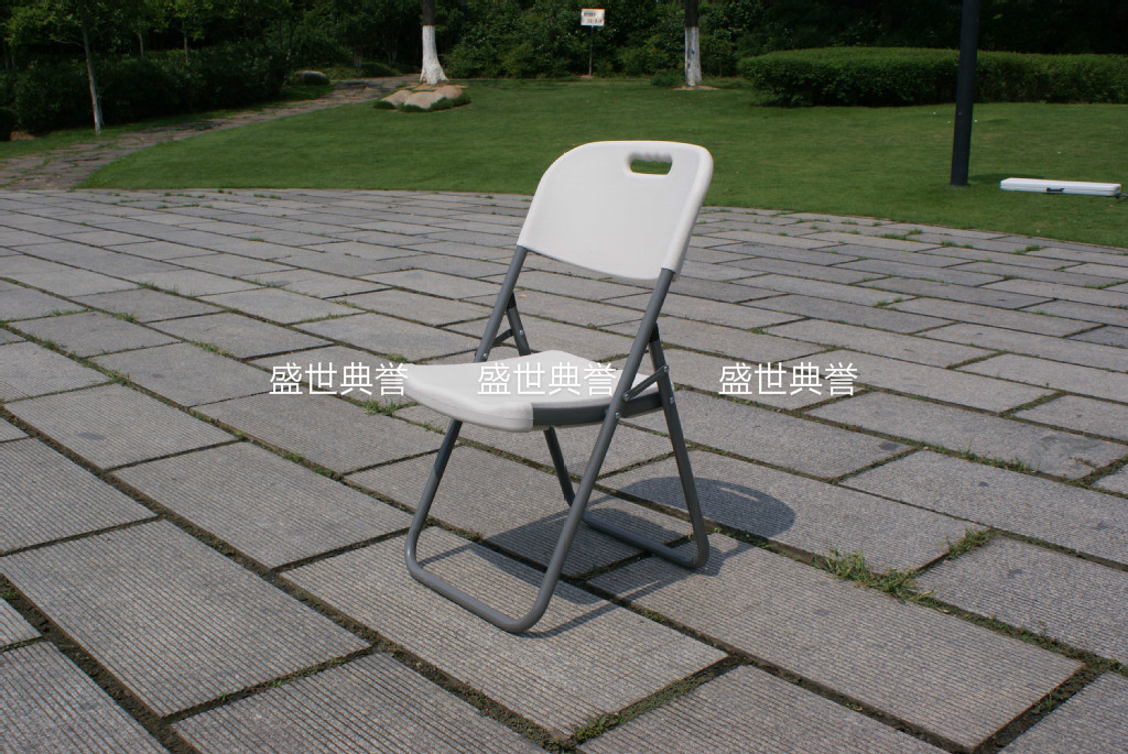 Yiwu Foreign Trade Plastic Folding Chair Outdoor Wedding White Chair Portable Hollow Plastic Stool Training Chair