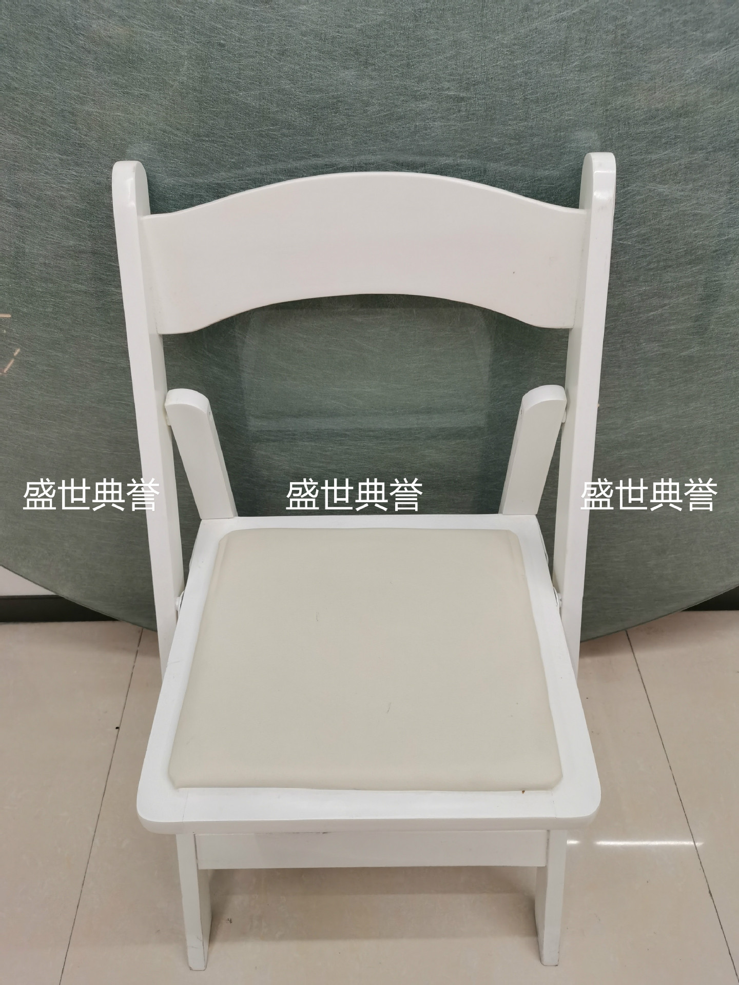 White folding chair American outdoor wedding banquet chair White folding chair American outdoor wedding banquet chair