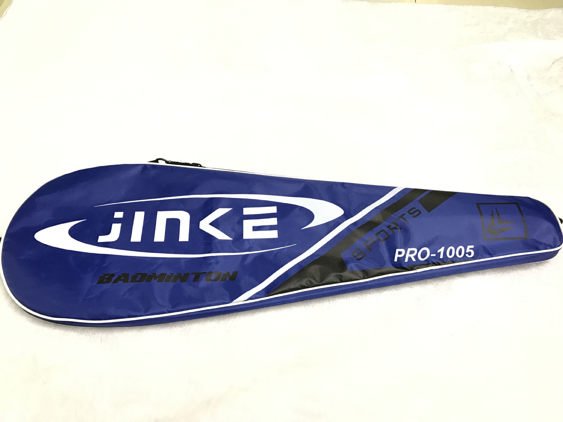 The factory direct selling JINKE-1005 badminton rackets 2 pieces to take super light alloy competition training special The factory direct selling JINKE-1005 badminton rackets 2 pieces to take super light alloy competition training special
