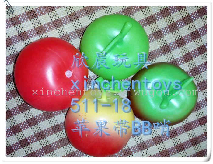 Apple holding the child will be sounded with BB whistle toy simulating fruit