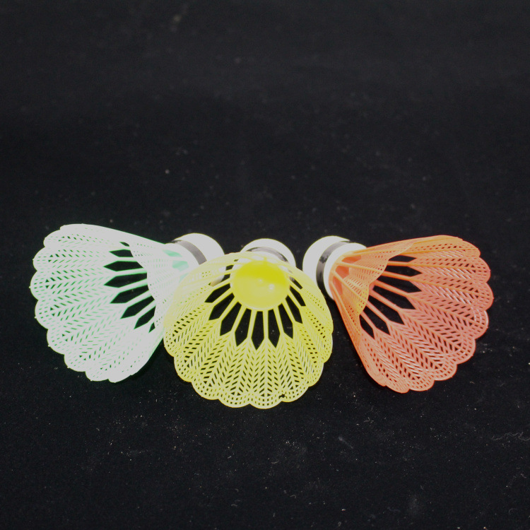 Three PVC transparent tube-mounted color plastic foam head badminton factory direct selling Three PVC transparent tube-mounted color plastic foam head badminton factory direct selling
