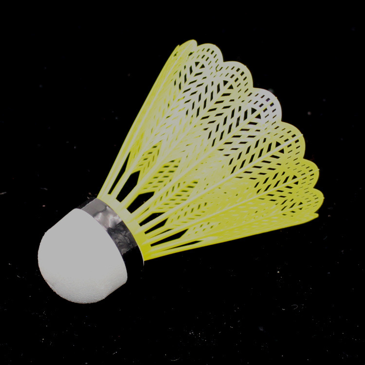 Three PVC transparent tube-mounted color plastic foam head badminton factory direct selling Three PVC transparent tube-mounted color plastic foam head badminton factory direct selling