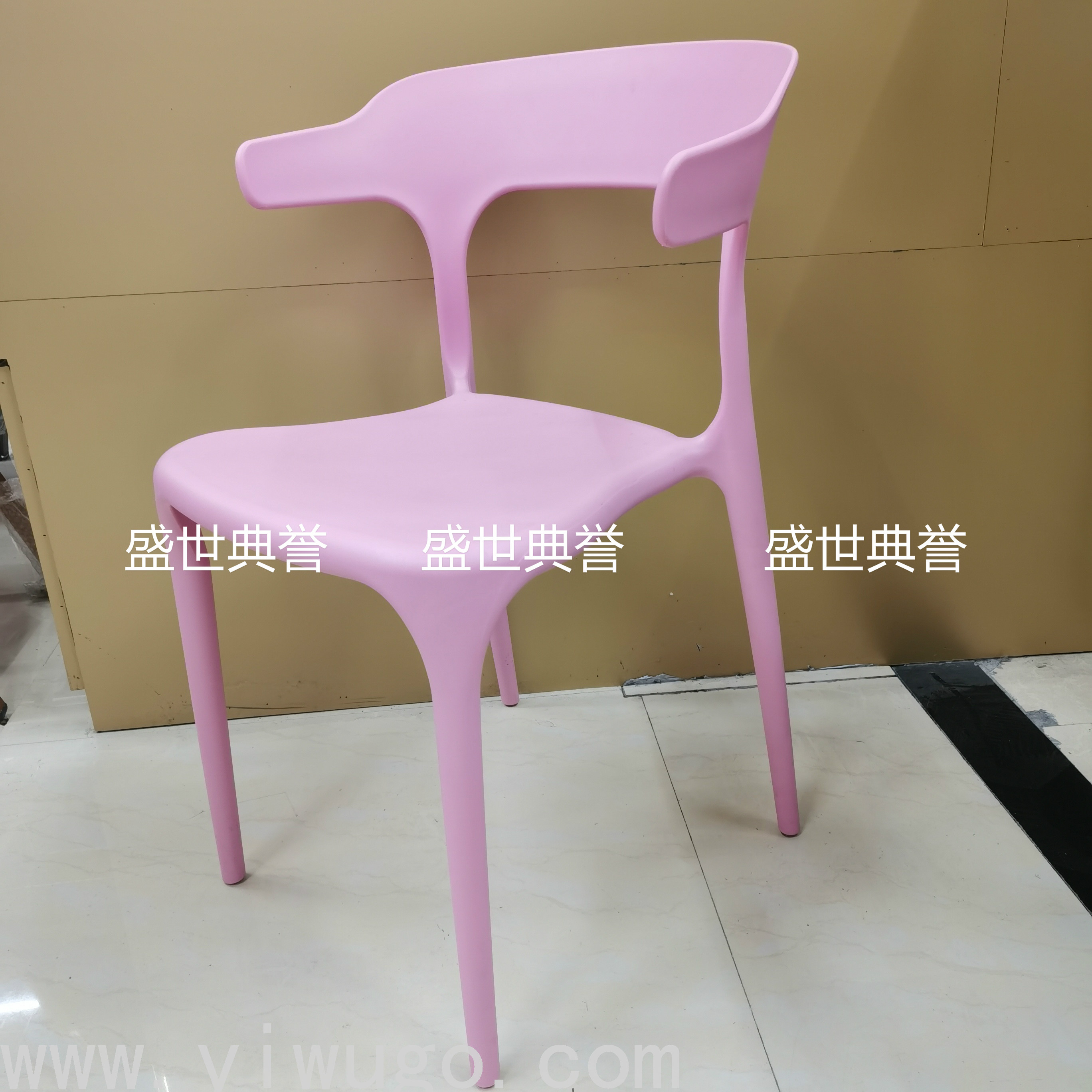 Foreign Trade Export Plastic Folding Chair Shopping Mall Fashion Restaurant Ox Horn Chair Outdoor Wedding Plastic Chair