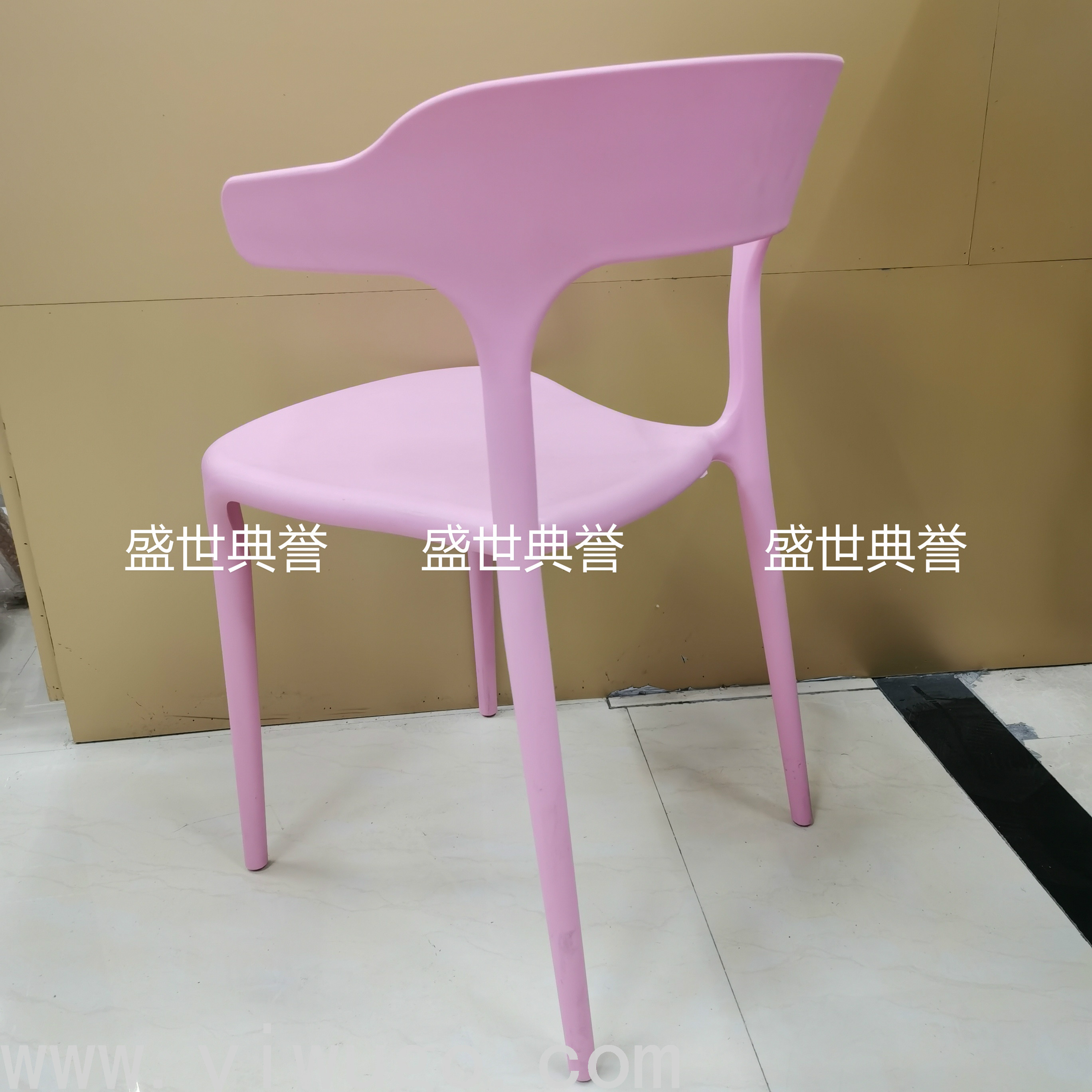 Foreign Trade Export Plastic Folding Chair Shopping Mall Fashion Restaurant Ox Horn Chair Outdoor Wedding Plastic Chair